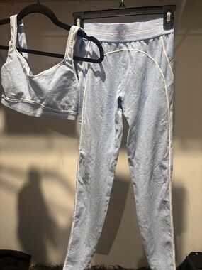 ALO Yoga Light Blue Seam Detail Sports Bra and Leggings Set